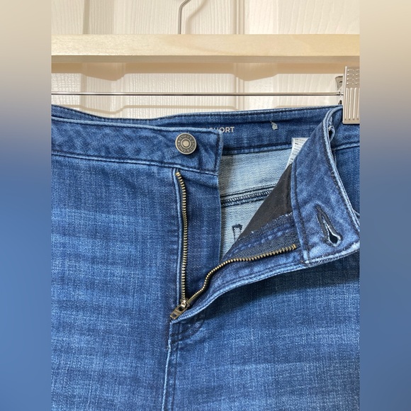 Chico’s 3.5 So Slimming Girlfriend Jean Shorts 18 Summer Bermuda Denim Jorts - Picture 5 of 10